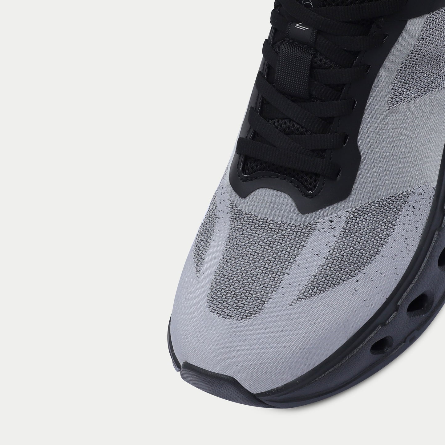 grey/black
