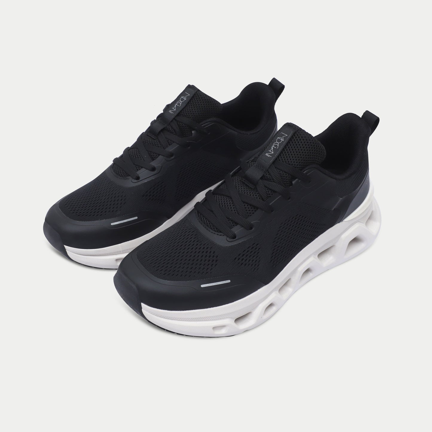 black/beig