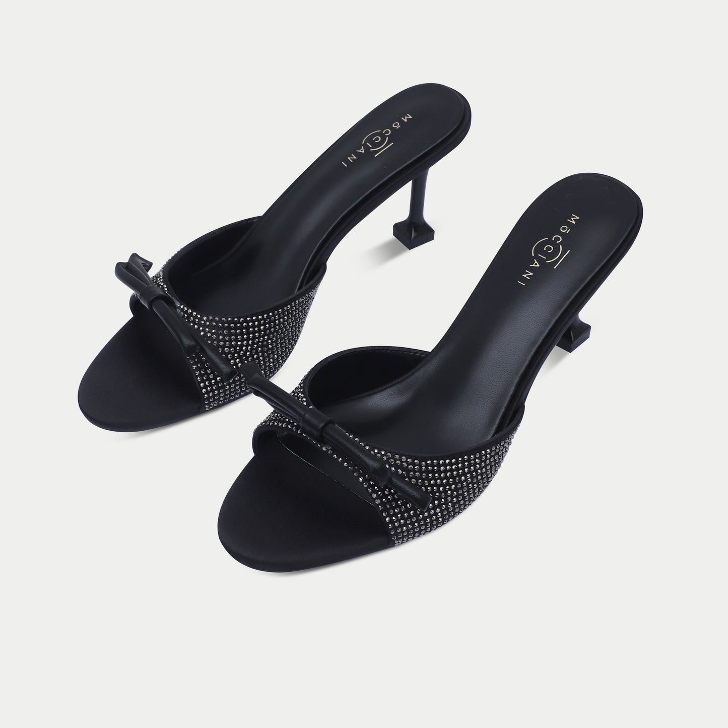 black/gumd